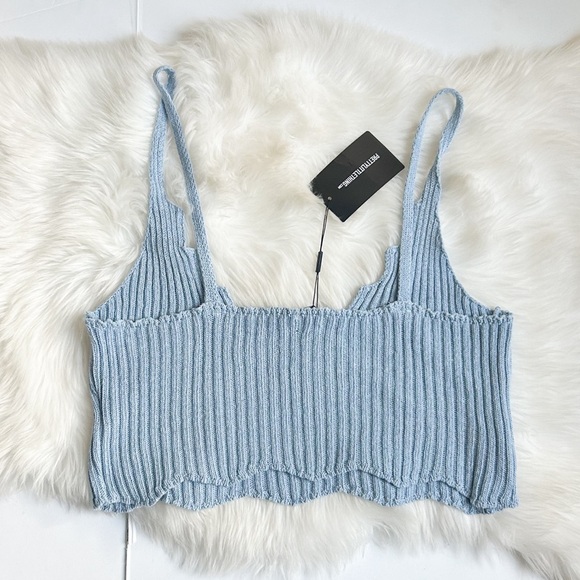 PrettyLittleThing PLUS DUSTY BLUE KNIT STRAPPY SCALLOP EDGE CROP TOP - Picture 3 of 3